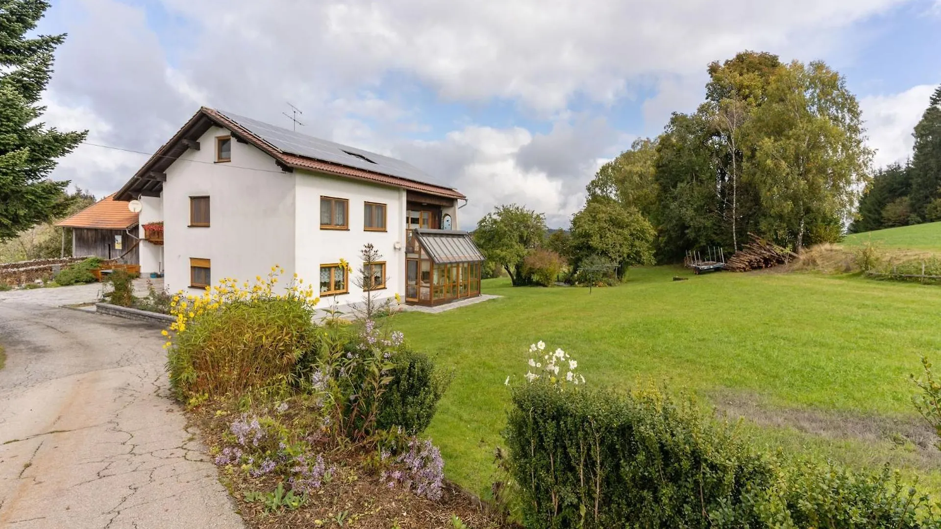 Cozy Apartment In Sonnen Bavaria Near Forest Germany